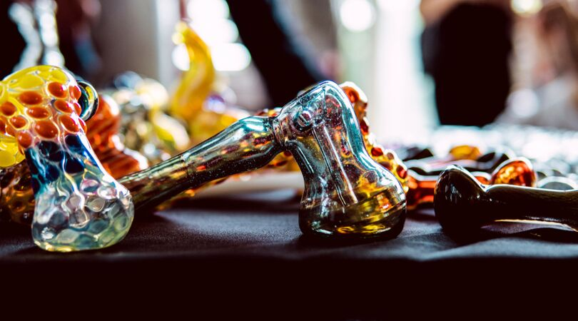 How to Quickly Clean a Glass Pipe with Alcohol