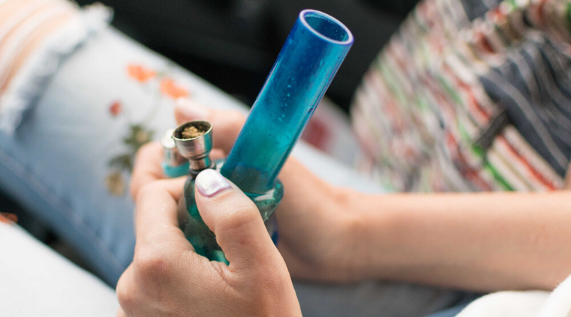 How to Smoke from a Bong