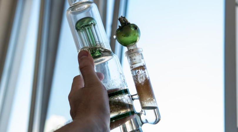 What Are Scientific Glass Bongs