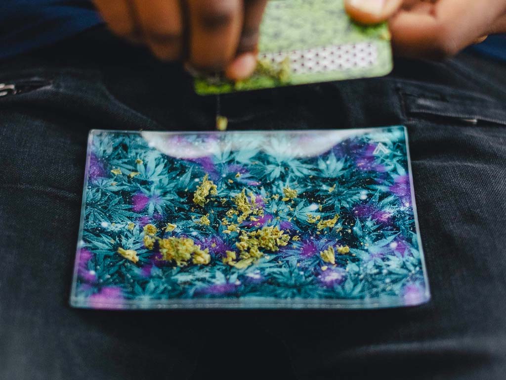 V Syndicate Accessories Medium Glass Tray Cosmic Chronic