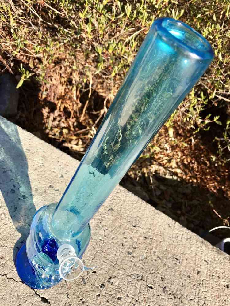 Fat Buddha Glass Bong Light Blue Skull Glow in the DARK EYES