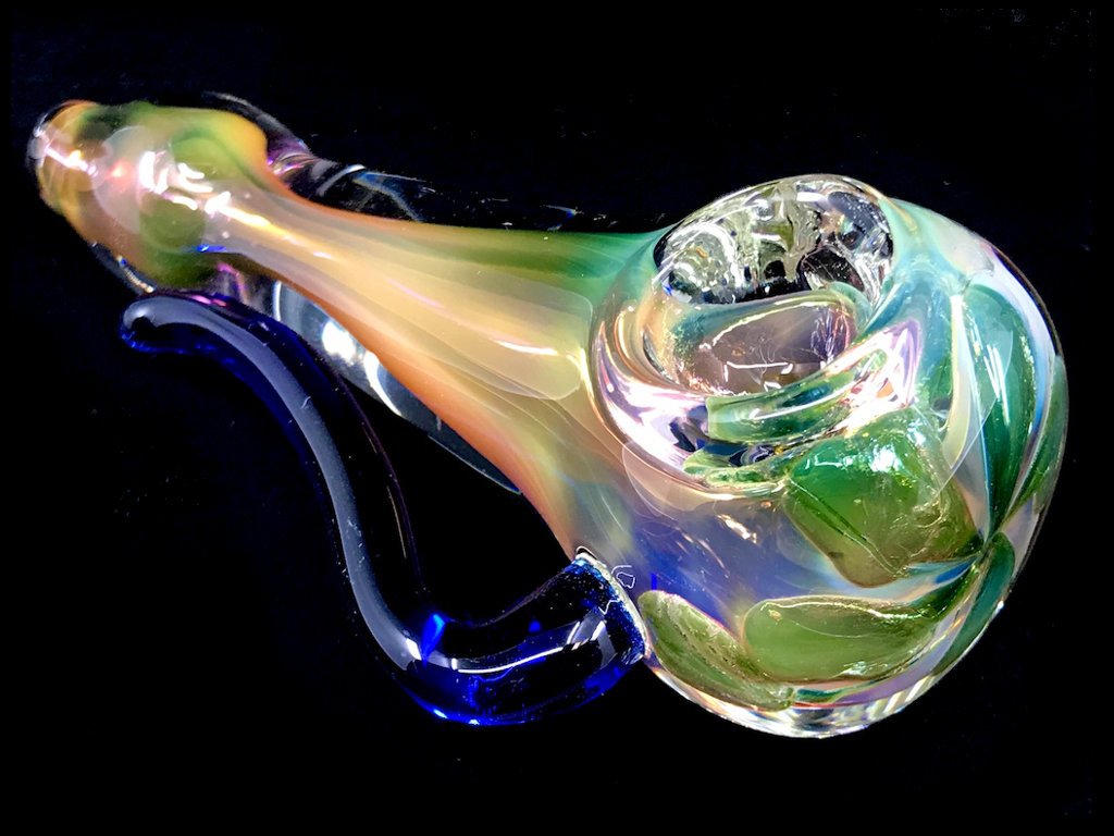Golden Handle Pipe