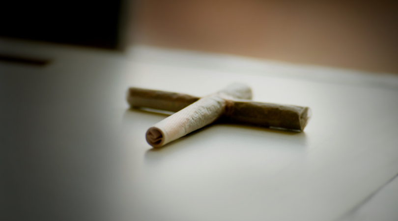 How To Roll A Cross Joint Like A True Stoner
