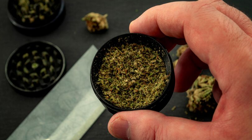 How to Clean a Grinder In 5 Easy Steps