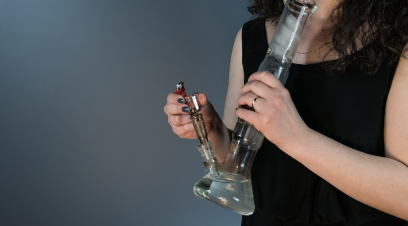 How To Use a Bong For a Most Effective Hit? Find Out & Try!
