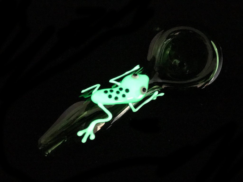 Glow in the Dark Frogger Pipe