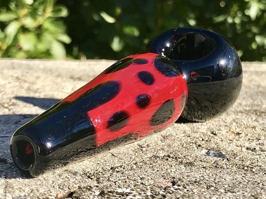 Flattop Ladybug Pipe